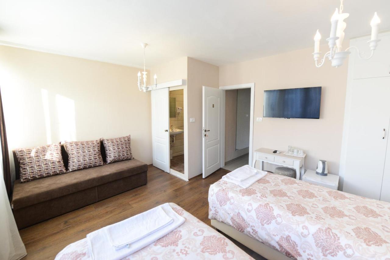 Mother Teresa Apartment Skopje Ngoại thất bức ảnh