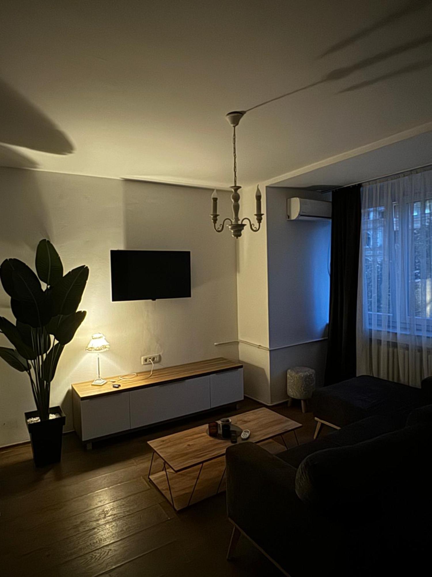 Mother Teresa Apartment Skopje Ngoại thất bức ảnh